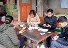 Xã Cẩm Thạch ra quân hướng dẫn nhân dân tích hợp BHYT, Chữ ký số trên ứng dụng VNeID
